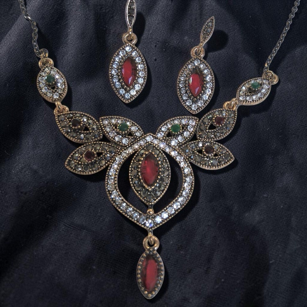 Vintage Fifth Avenue Collection Ottoman Crystal Necklace & Earrings Set
